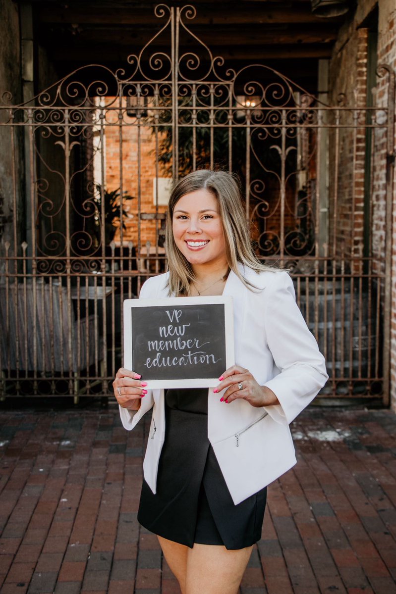 FGCU Alpha Chi Omega tweet media