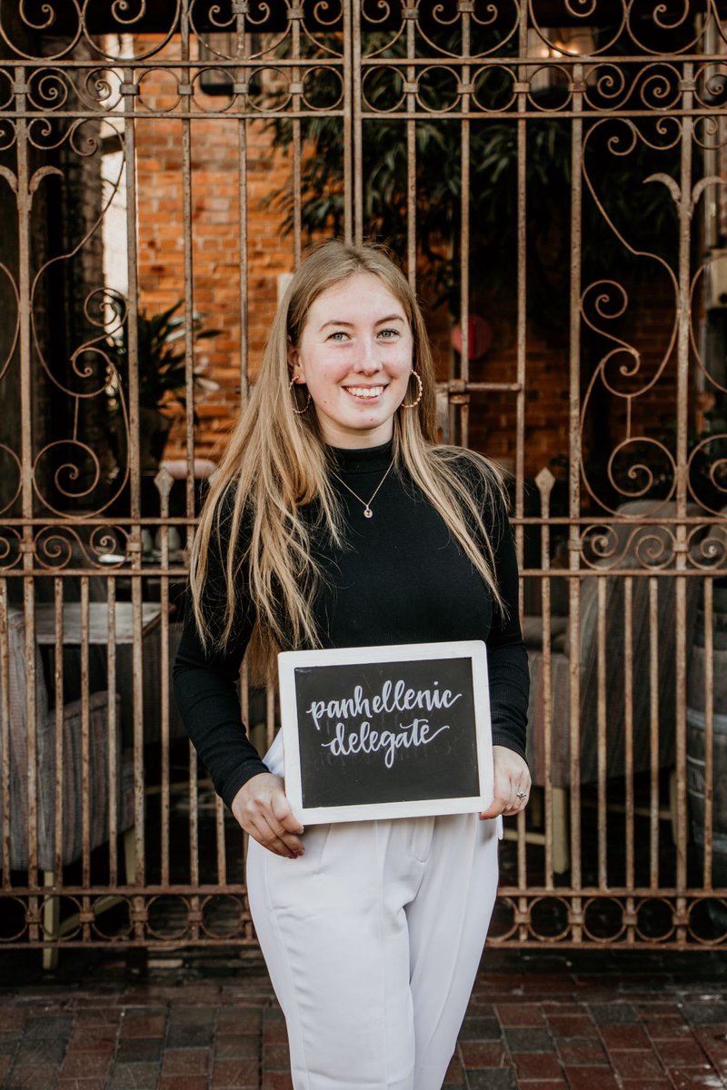 FGCU Alpha Chi Omega tweet media