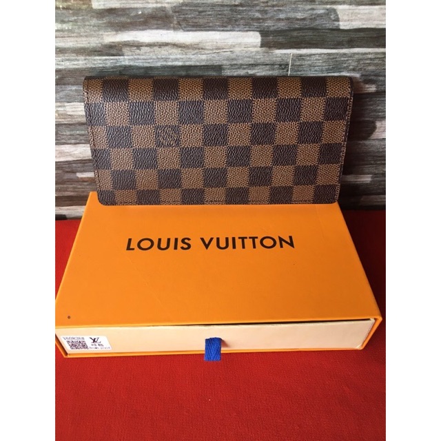 _ginarodriguez_'s tweet photo. I'm selling Top Grade Wallets... for ₱. Get it on Shopee now! https://t.co/k9mZyn0ibP #ShopeePH https://t.co/lBTrNsYzfk
