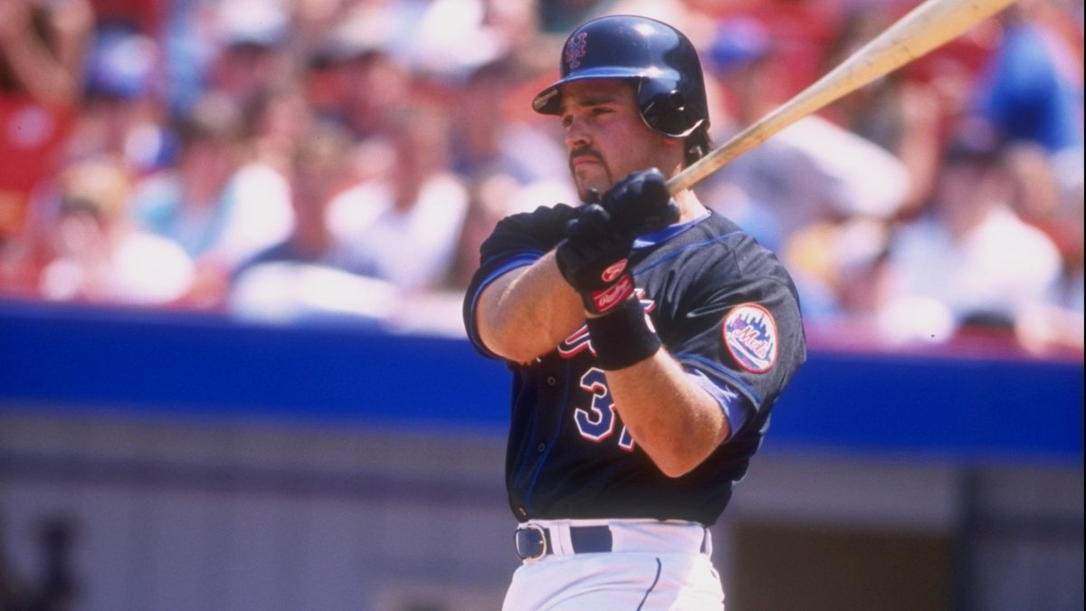 MLBVault's tweet photo. Back in Black https://t.co/HOAMvAoVsg