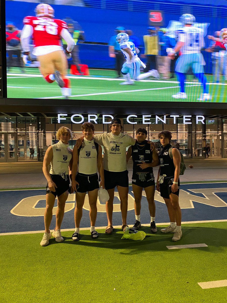 JeffAkins15's tweet photo. Reping DV Football this weekend at the U.S.A. National Team Combine at “The Star” in Frisco, Tx. @Michael5Allison  @JacksonAkins5  @JaiRodriquez   @adelgado39       @_gavinchavez https://t.co/HmIhAsXexa