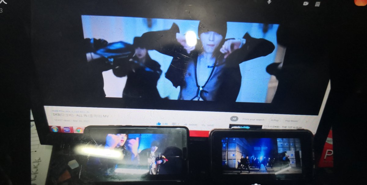 fazz_dongiltiny's tweet photo. Julgoyamodeun julgoyamodeun all in all in yeah~

Ops heechan’s tiddies im sorry🤭😅

BBs!! stream #ALL_IN

#TheDiceIsCast #ALL_IN 
#다크비 #DKB #FlowerLess
@DKB_BRAVE

(link: https://t.co/bSbmESJEp2) https://t.co/10yJ9RjDzq
