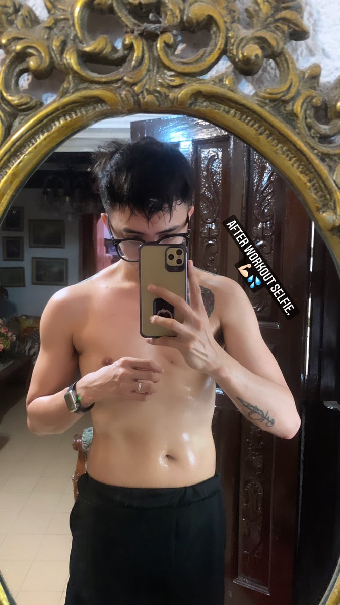 iamdompasamba's tweet image. Tuesday home workout. 💪🏻💦 #Fitspiration #Homeworkout #Threadmill #IndoorCycling