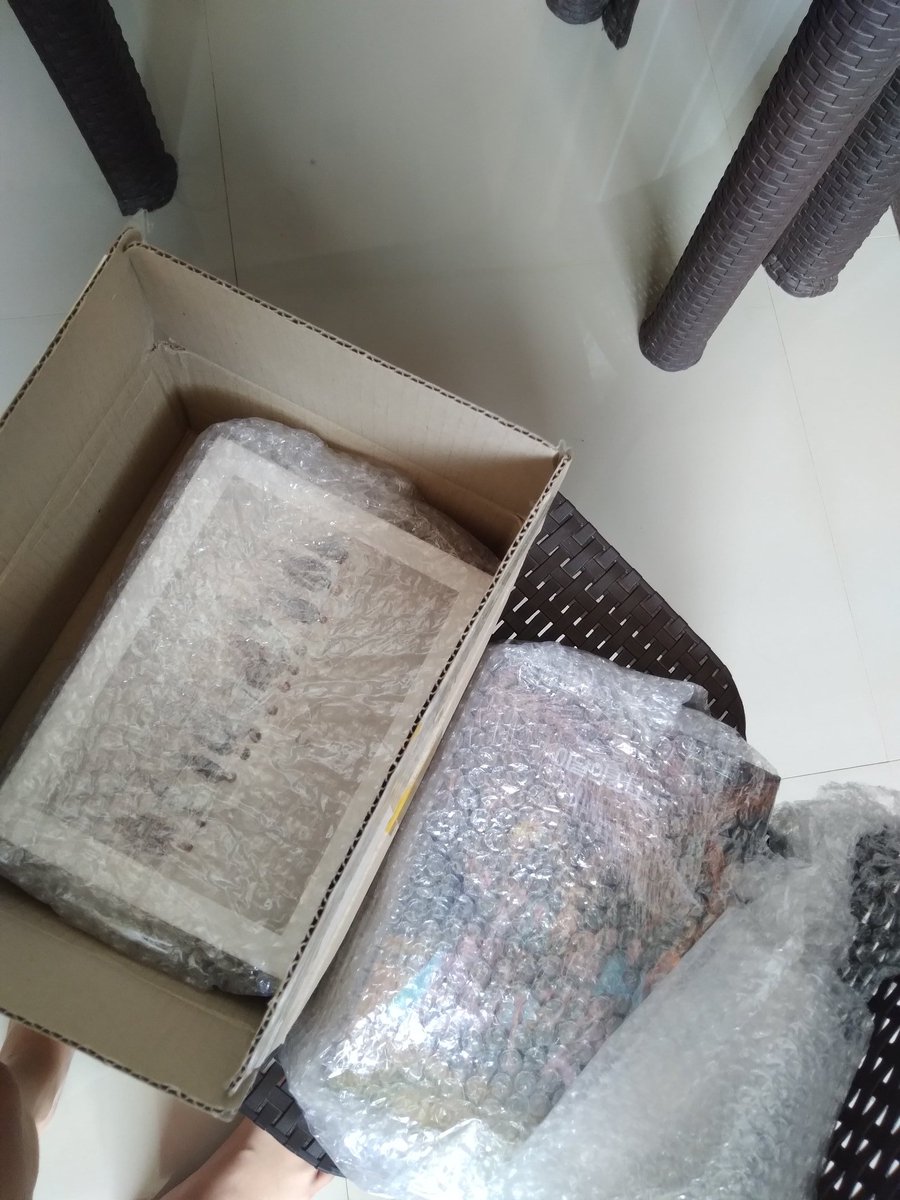 ephrcstudios_ph's tweet photo. [ #ESPH_Updates ]

All tbz albums except 8 pieces reveal naiwan pa sa isang box pero arrived at ph na po yon. Some albums during 2.14 arrived na din po. Please give us time to pack since sobrang dami po ito. Will mainly pack during holy week para pagbalik po ng+ https://t.co/S5CNtqpZCI