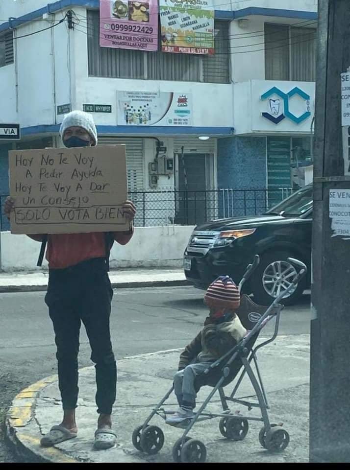 MarthaMoralesR's tweet photo. Vieron una oportunidad de campaña en estos padres desesperados con sus hijos? Si piensan que esto está bien les secuestraron sus principios. https://t.co/4OPPOyiblO