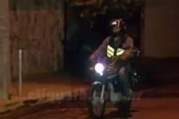 olokinh0's tweet photo. Não tô preocupada com o dia 30, porque o guardinha da moto tá lá fora pra me proteger https://t.co/Qt9SNbQNq0