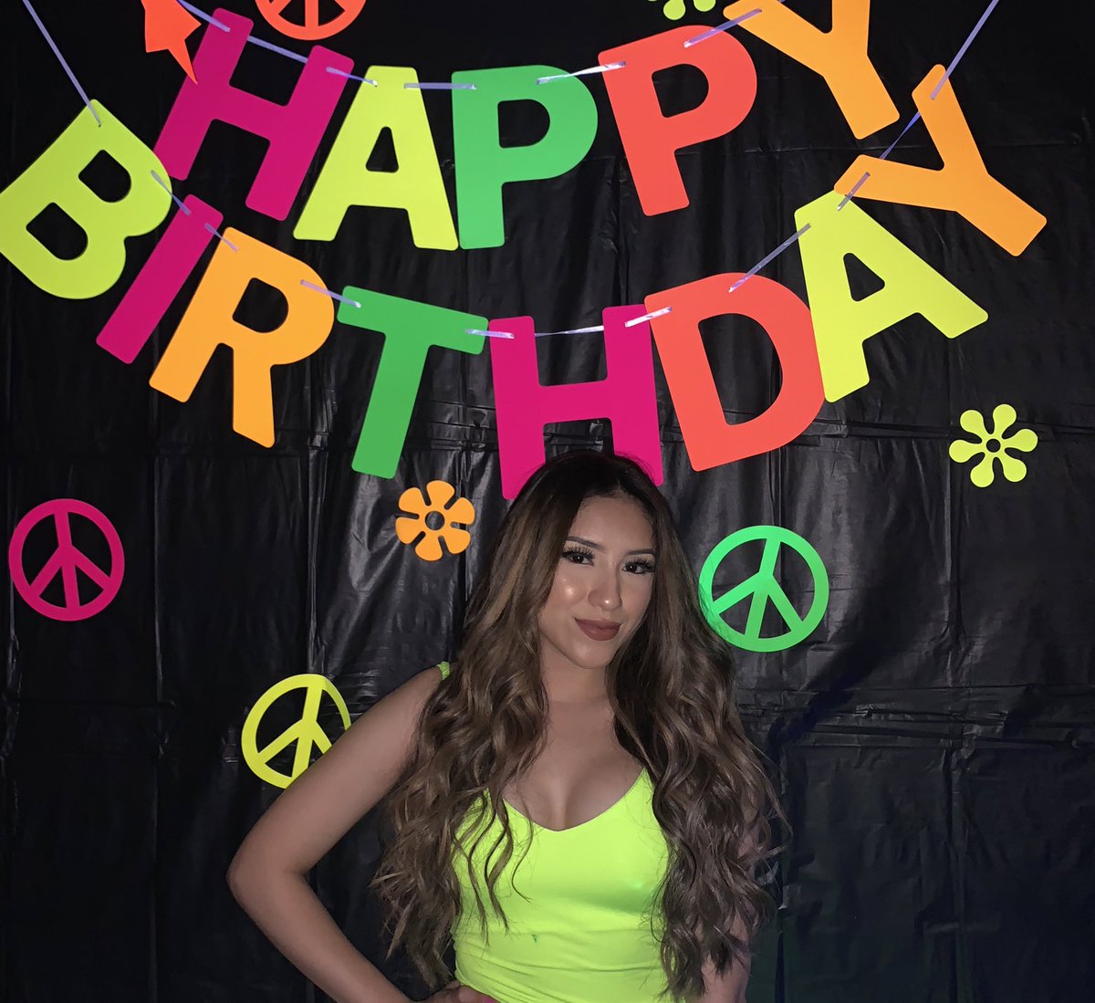 maricarmenbvega's tweet photo. Bday post 💛 https://t.co/H200E8ghuo