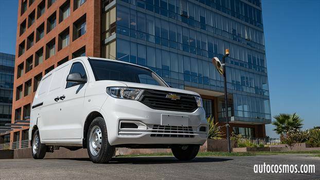 Autocosmos's tweet photo. ¡Manejamos la nueva #ChevroletTornado #Van 2022! 😎 Descubre cómo nos fue a bordo de este nuevo modelo muy eficiente como herramienta de trabajo que llega a competir contra la #RAMPromasterRapid, #RenaultKangoo, etc. 👊 👉 https://t.co/IPM4qDSSXv @ChevroletMexico https://t.co/3Vn67FVaqx