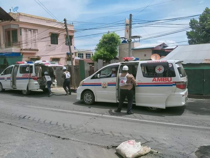 Military terrorists opened fire at LinMaChan ward in #KawThaung even though there were no protests going on. One passerby was shot to death. #WhatsHappeningInMyanmar #Mar30Coup