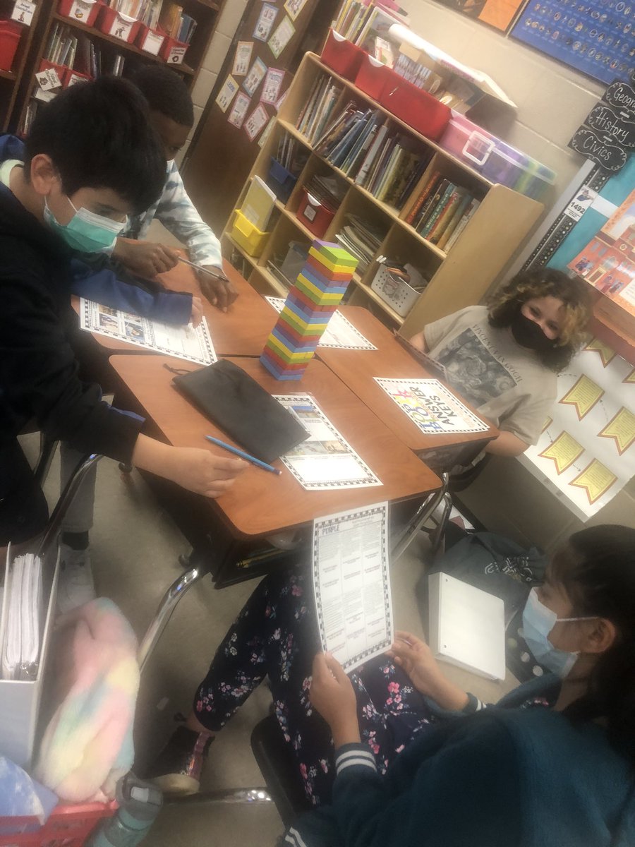 Mableton_CLIMB's tweet photo. Loved our new reading workstations today! #AllTheGiggles #LoudLearning #Jinga #LearningToInspire #UltimateLearningExperience @MabletonES https://t.co/RQ4yskYKes