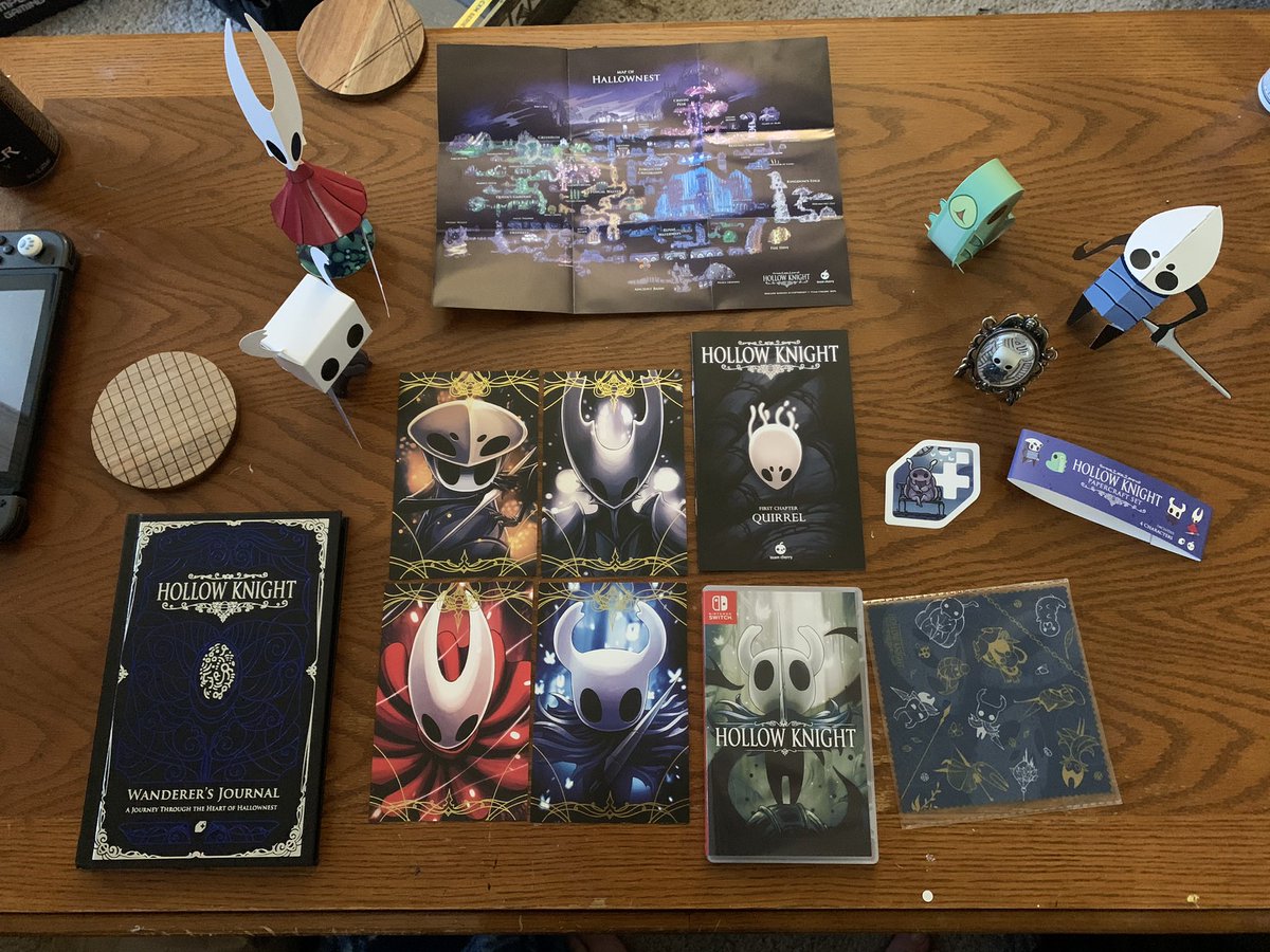 shadie_tree's tweet photo. Jdjfjdkfkdkdn I just got my hollow knight collectors edition in the mail and I couldn’t be happier 🥺🥺💖💖 https://t.co/hAcsMGZODd