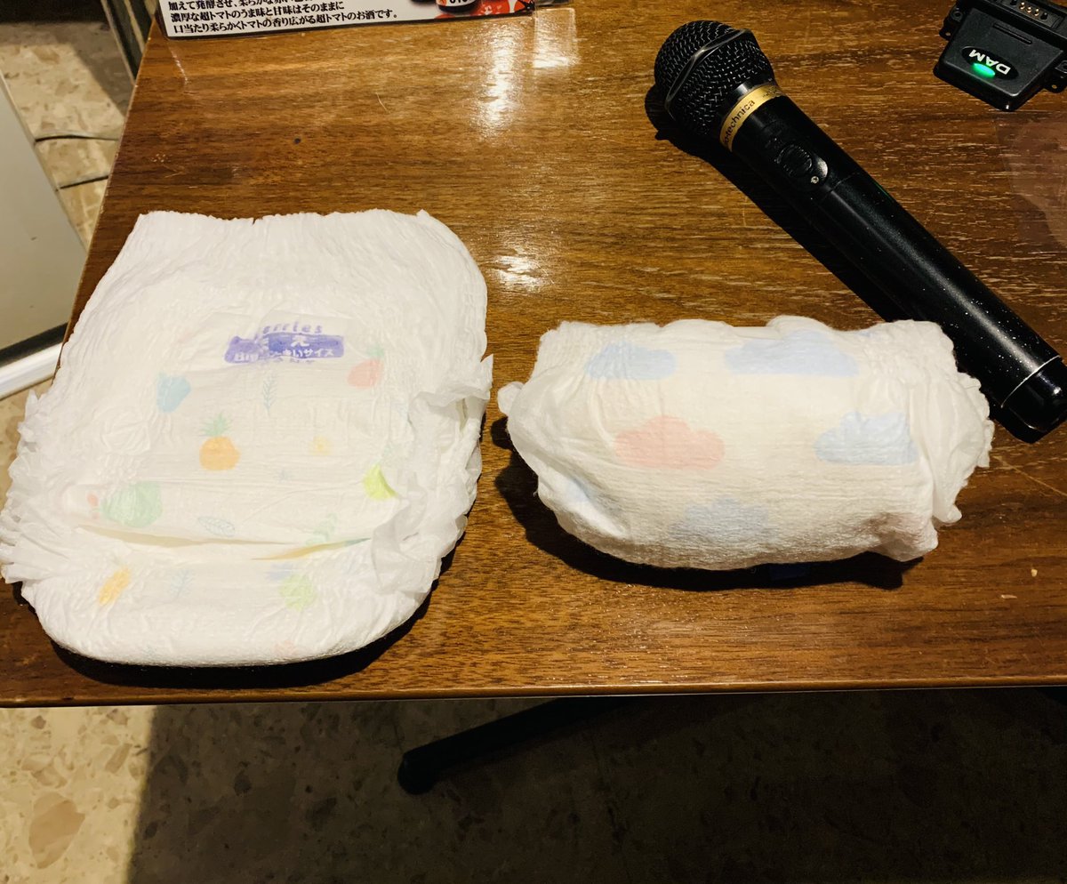 diaper_may's tweet photo. 朝からヒトカラでお���つ替えする人私しかいないと思う😌 https://t.co/oSWgNFNaeU