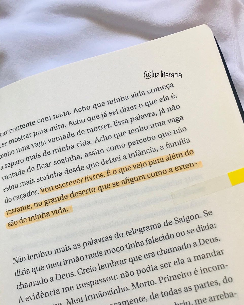 luzliteraria's tweet photo. Saiu resenha de O Amante, de Marguerite Duras. Edição da @PlanetaLivrosBR . Vão lá conferir! Instagram: @luz.literaria https://t.co/Snwu7ulEsJ