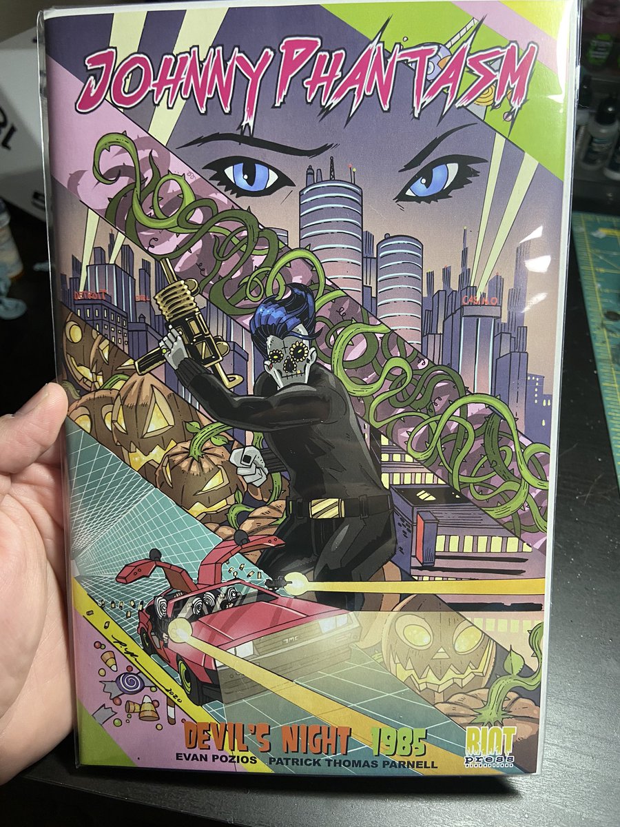GreeneGiant83's tweet photo. Got my copy of Johnny Phantasm 1985 today! @PatrickThomasP1 @EvanPozios #riotpressproductions #comicsgate #suckitmarvel #suckitDC https://t.co/ZtyP5iBFsO