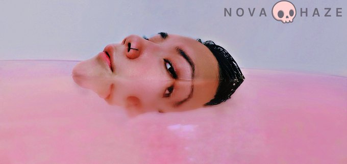 I took a pink bath today 😌 And got a bit ~artsy~ https://t.co/pCwjkf5cZb