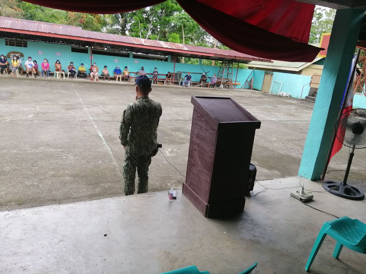 Duenas_MPS's tweet photo. Barangay Assembly
PMAJ JOSE REY S PBALAN, COP together with the personnel of this Unit attended the Barangay Assembly at Brgy San Isidro, Dueñas, Iloilo on March 29, 2021. https://t.co/V5w1JihGFu