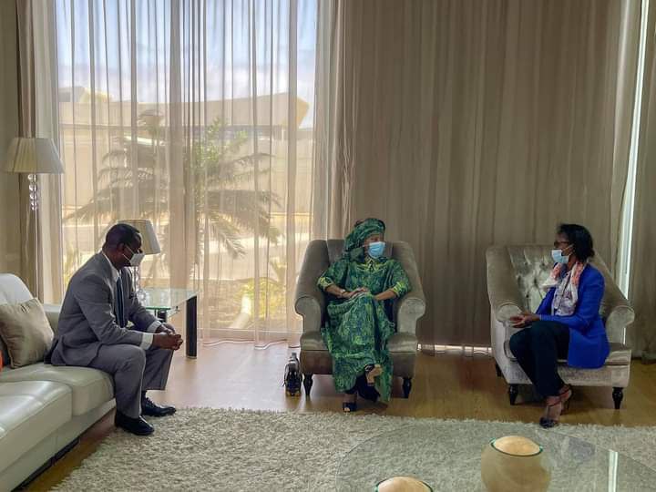SecondePhase's tweet photo. Images arrivée de Madame le Ministre des Affaires Etrangères et des Sénégalais de l’Extérieur Son Excellence Aïssata Tall Sall au Cap Vert pour une visite officielle de trois jours. 
#kebetu #Senegal #secondephase https://t.co/Ym3GMgjCBn
