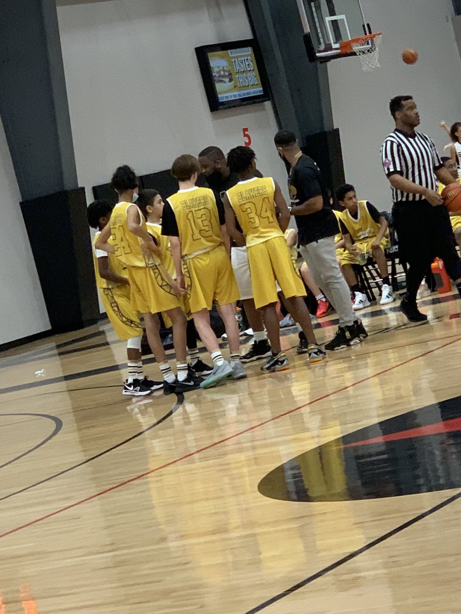 averyg_1's tweet photo. 1st tournament in the books ✊🏾💯 a lot more to go https://t.co/LKptLdcRi1
