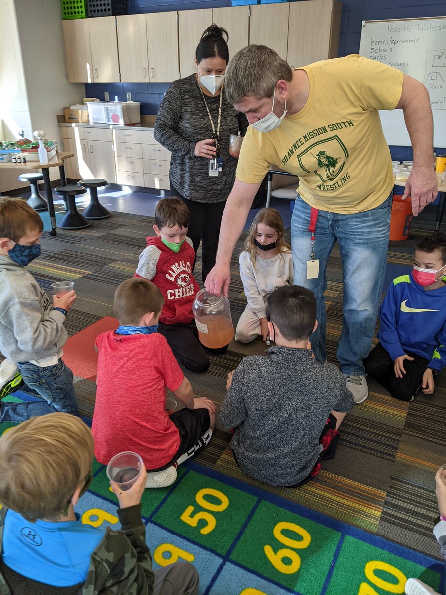 MDEregier's tweet photo. 2Ss learned about the watershed today! So grateful for Gavin Spake @BVWSC for finding a way to provide an authentic, engaging, and safe learning experience for us! If only you could have brought all the  🐢🐍🐁🐸 too! 🤞next year!  @BVWolfSprings @WSEMiller @nanc_westemeyer https://t.co/Ny4pSv1bRJ