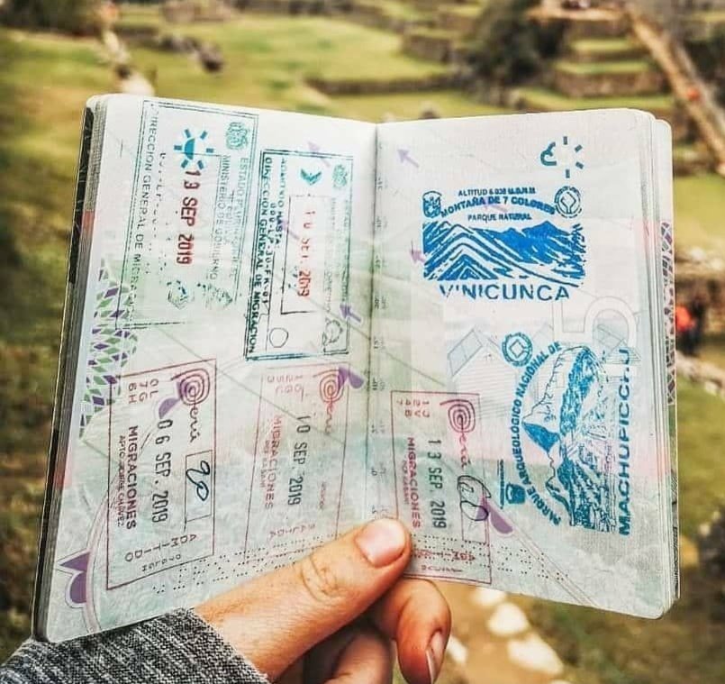 Mundo__Paisajes's tweet photo. Dale RT al pasaporte de la suerte para que nunca te falte un viajecito.♥️✈️ https://t.co/kvphIxr2OT
