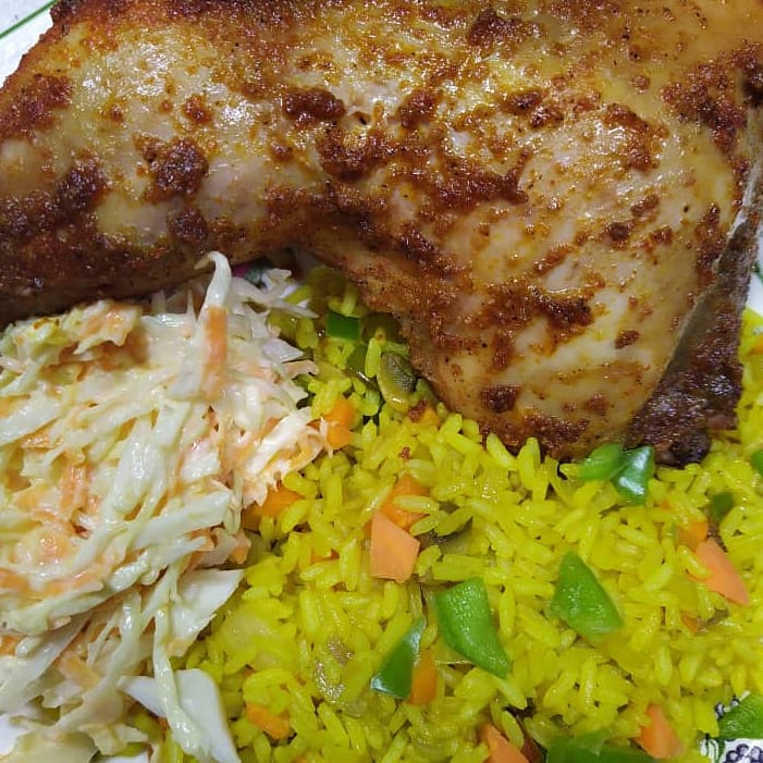 IyaIbadan's tweet photo. We're expanding our menu!😋 For your orders, WhatsApp or call us: 08100080085 #friedrice #pepperedchicken #coleslaw #obètódùn https://t.co/MV4MwKjlAE