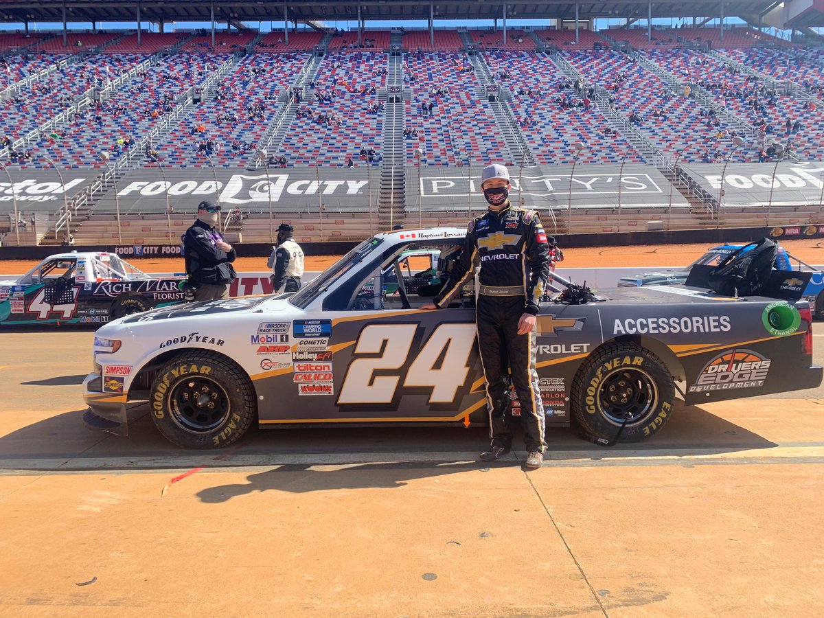 ppnsource's tweet photo. 🏁 Communiqué : Remontée spectaculaire pour Raphaël Lessard sur la terre du Bristol Motor Speedway. De 29e sur la grille de départ au podium (3e) à l’arrivée. 

>>> https://t.co/zlfRFGeJIl

#Actualité #Communiqué #Nascar #GMSRacing #Racing #RaphaelLessard #Bristol #NCWTS https://t.co/SotwSsHJfG