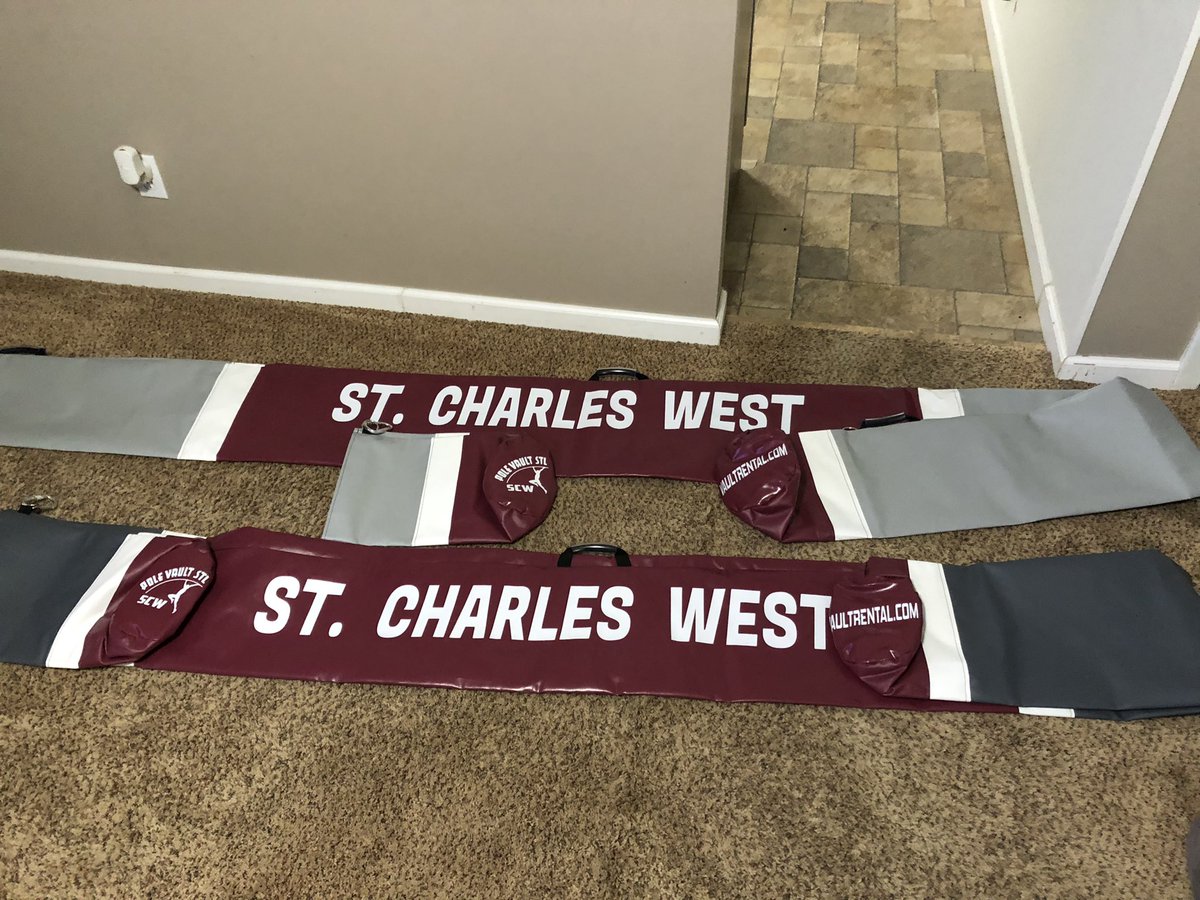 ScwTrack's tweet photo. @kbligg is a happy coach. New Bags from @VaultRentalPV came. And nice @PoleVaultStl logo. #PVHigh. https://t.co/EXrIwt2UC7