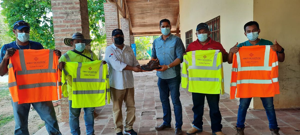 am_lapintada's tweet photo. Agradecemos a @Cobre_Panama por la donación de equipo de seguridad y protección para uso del personal de Ornato y Aseo de @am_lapintada. https://t.co/SoD3l7x8Gq