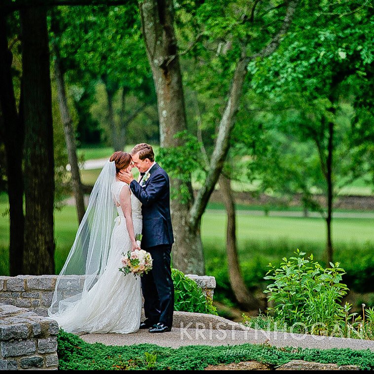 AmosEvents's tweet image. Those moments when the bride and groom steal away for some time just to themselves... #priceless