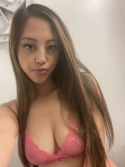 1 pic. Fun on set today ?? https://t.co/XazOueRDsy