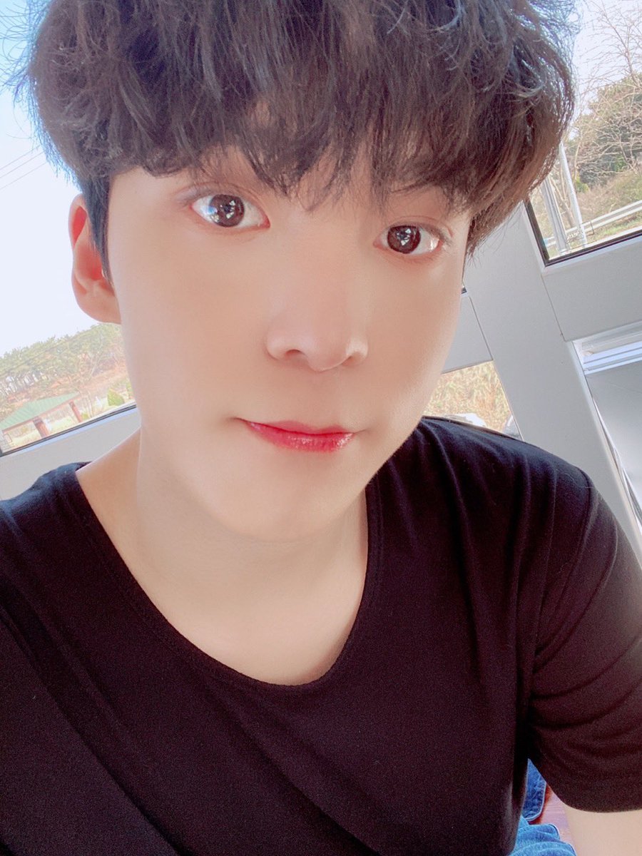 ATEEZofficial's tweet photo. [#윤호] 에이티니! 굿모닝💕💕😘
#ATEEZ #에이티즈 https://t.co/pOw9Z0vCoR