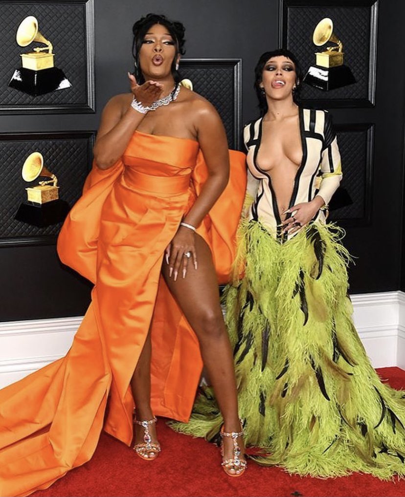carnivalpo's tweet photo. Our favorite looks from the Grammy’s !! Congratulations to everyone on their wins/nominations! We love everyone’s music!! (p.s. We gotta give credit to @taylorswift13 too 😉) #harrystyles @DUALIPA @theestallion @DojaCat @billieeilish https://t.co/eWQLNU0Klk