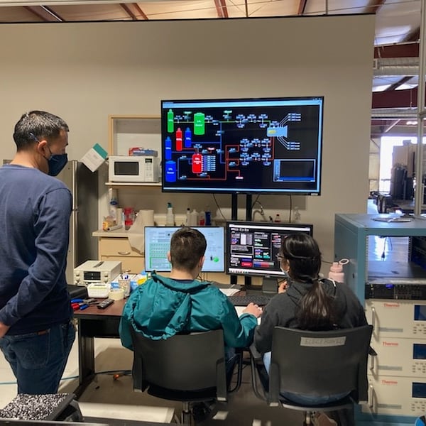 UTEPAerospace's tweet photo. Getting ready to test fire the Reaction Control Engine! #csetr #utep #MUREP @UTEPMechanical https://t.co/HeaZbulZ3p