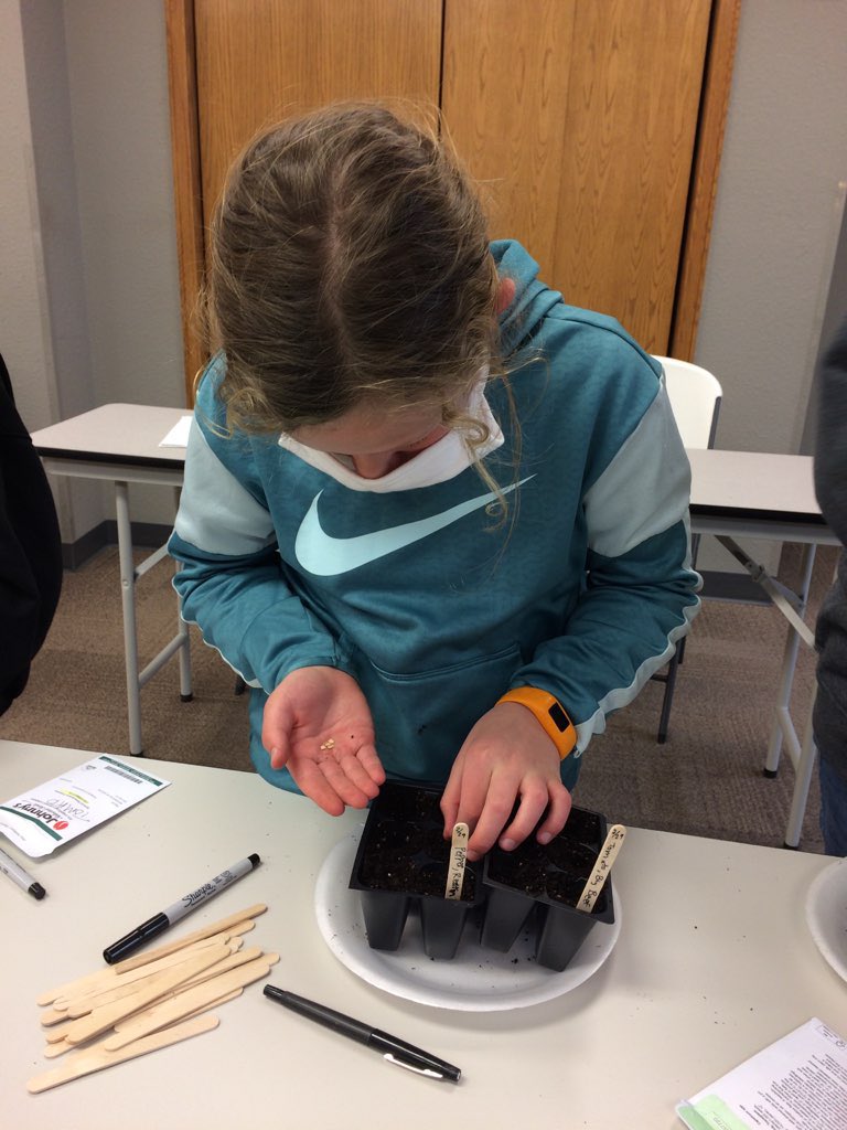 Dubuque4h's tweet photo. We had a great night at our gardening workshop! 4-H members learned how to plant seeds and take care them! 🌱☀️🍅🫑 https://t.co/haErzV39ts