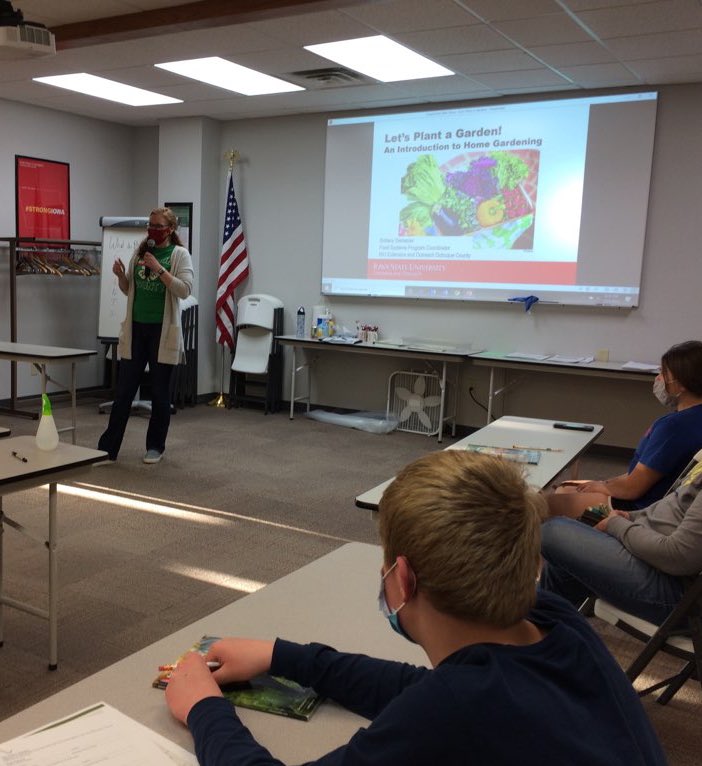 Dubuque4h's tweet photo. We had a great night at our gardening workshop! 4-H members learned how to plant seeds and take care them! 🌱☀️🍅🫑 https://t.co/haErzV39ts