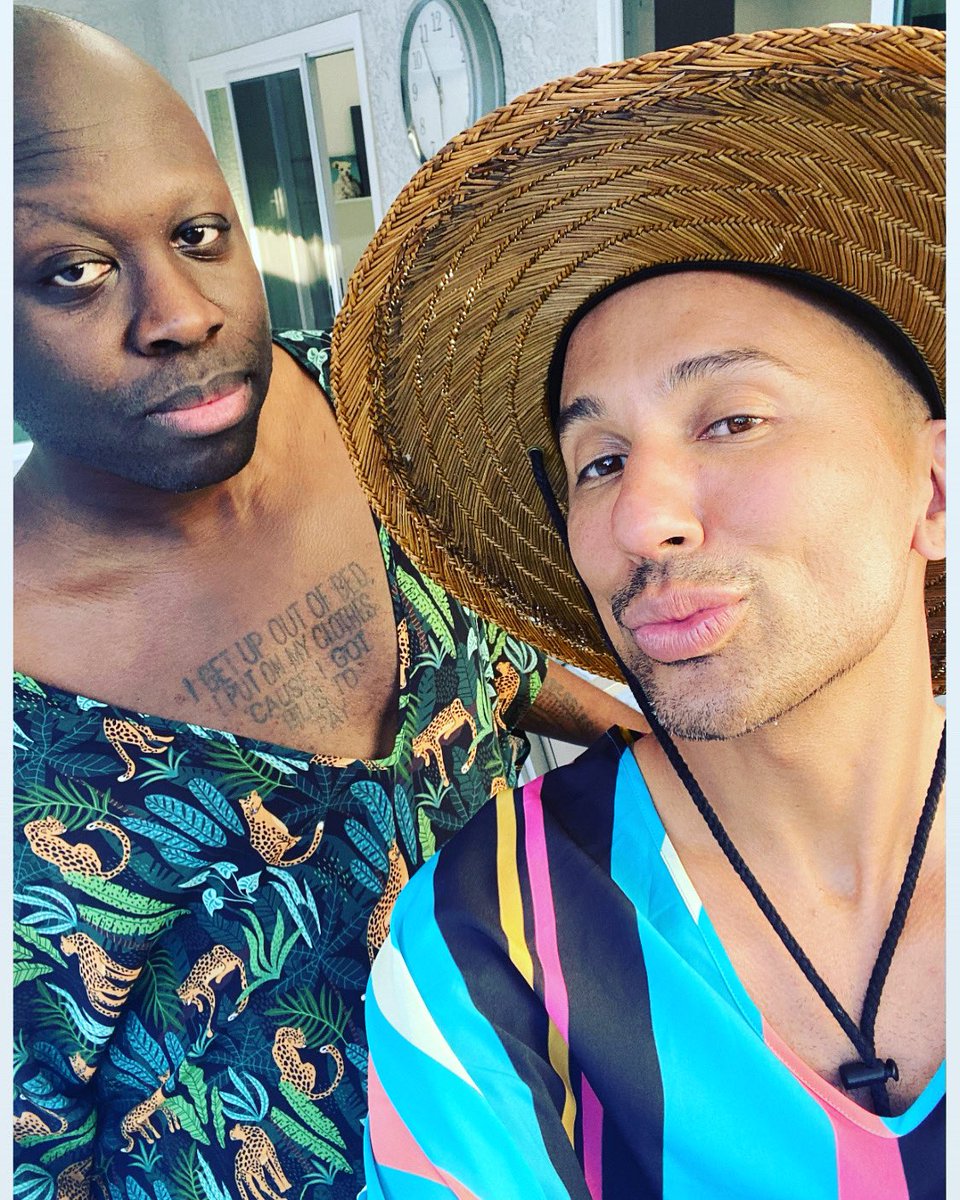 TheBiancaDelRio's tweet photo. CAFTAN HOUR ❤️ @thatonequeen https://t.co/JQFgB0MFgZ