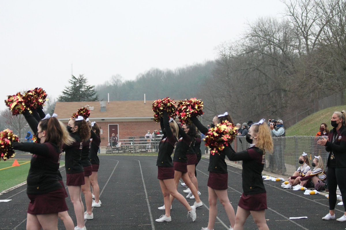 CheerHereford's tweet photo. 👏👏Round of applause for the moment we’ve all been waiting for..👏👏   🤘Let’s go Bulls🤘 https://t.co/GUPiznj90K