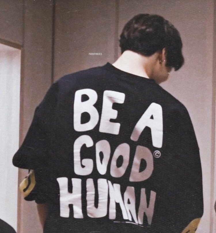 Dinimiz, dilimiz, ten rengimiz her ne olursa olsun felsefemiz 'iyi bir insan olmak' olmalı. 
İyi ve diğerlerine saygılı bir insan. 
Çünkü kişi saygı gördüğü kadar saygı alır. Sevdiği kadar sevilir.

#StopAAPIHate    
#StopAsianHateCrimes  
#StopAsianHate