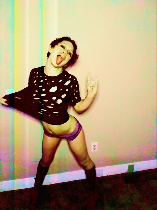 I cut this shirt up today and I love it now #ftmporn #transporn #chaturbate #manyvids https://t.co/b<a href="/tag/ftmporn"class="tags">#ftmporn</a><a href="/tag/manyvids"class="tags"><span>#manyvids</span></a><a href="/tag/chaturbate"class="tags"><span>#chaturbate</span></a><a href="/tag/transporn"class="tags"><span>#transporn</span></a>