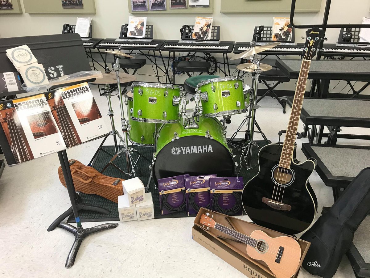 WestMustangsBSD's tweet photo. Thank you, @guitarcenter in Boise for all the great musical instruments through your grant program! The Mustangs are grateful! #BSDpride #mustangpride https://t.co/m4omyEQCW3