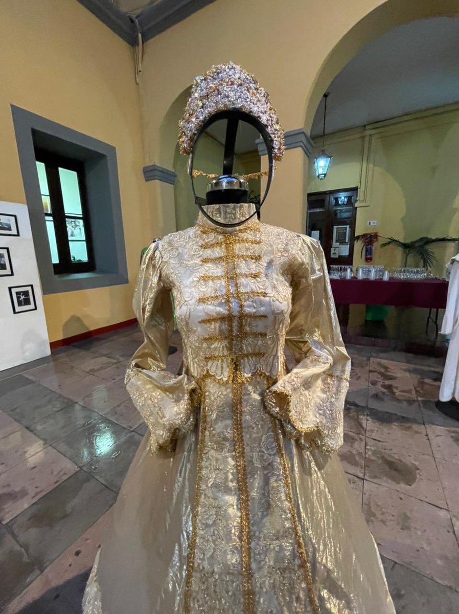 LaraPaola1's tweet photo. El @fmpt_cdmx participó en la Inauguración de la Exposición “Días de la cultura rusa”, que representa la riqueza cultural de Rusia a través del traje típico como un lenguaje universal. 
@AlcaldiaMHmx #RusskiyDom 
 1/2 https://t.co/d4SmgqluC3