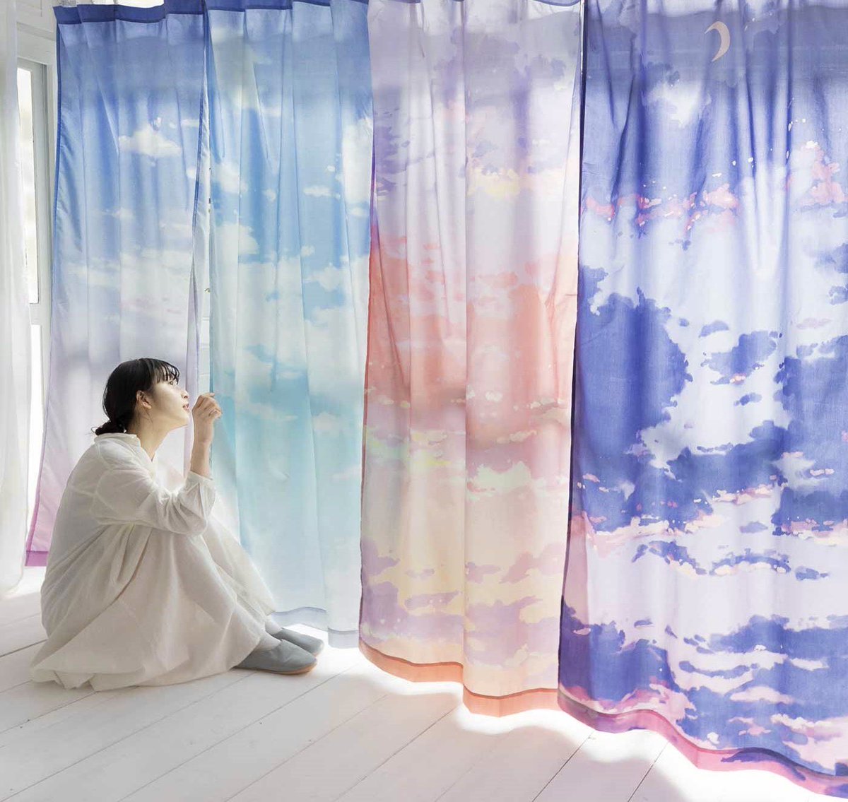 YOU+MORE!移りゆく空色のカーテンマルチクロスの会　宵の空と夕焼けの空 YOU+MORE!移りゆく空色のカーテンマルチクロスの会 宵の空と