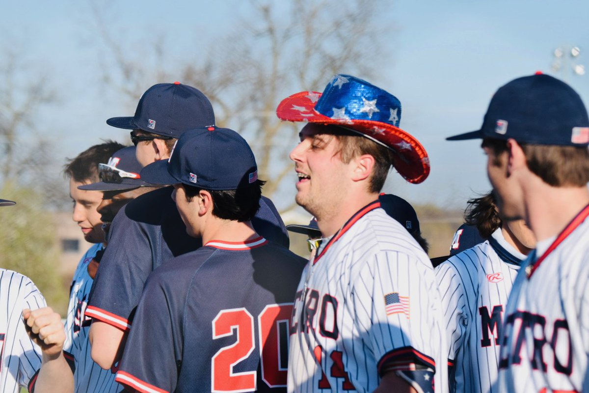 metrocabaseball's tweet photo. Offense lit up tonight! Good district win! @EvanGrantham32 is your player of the game! https://t.co/MpzeuWpjKF