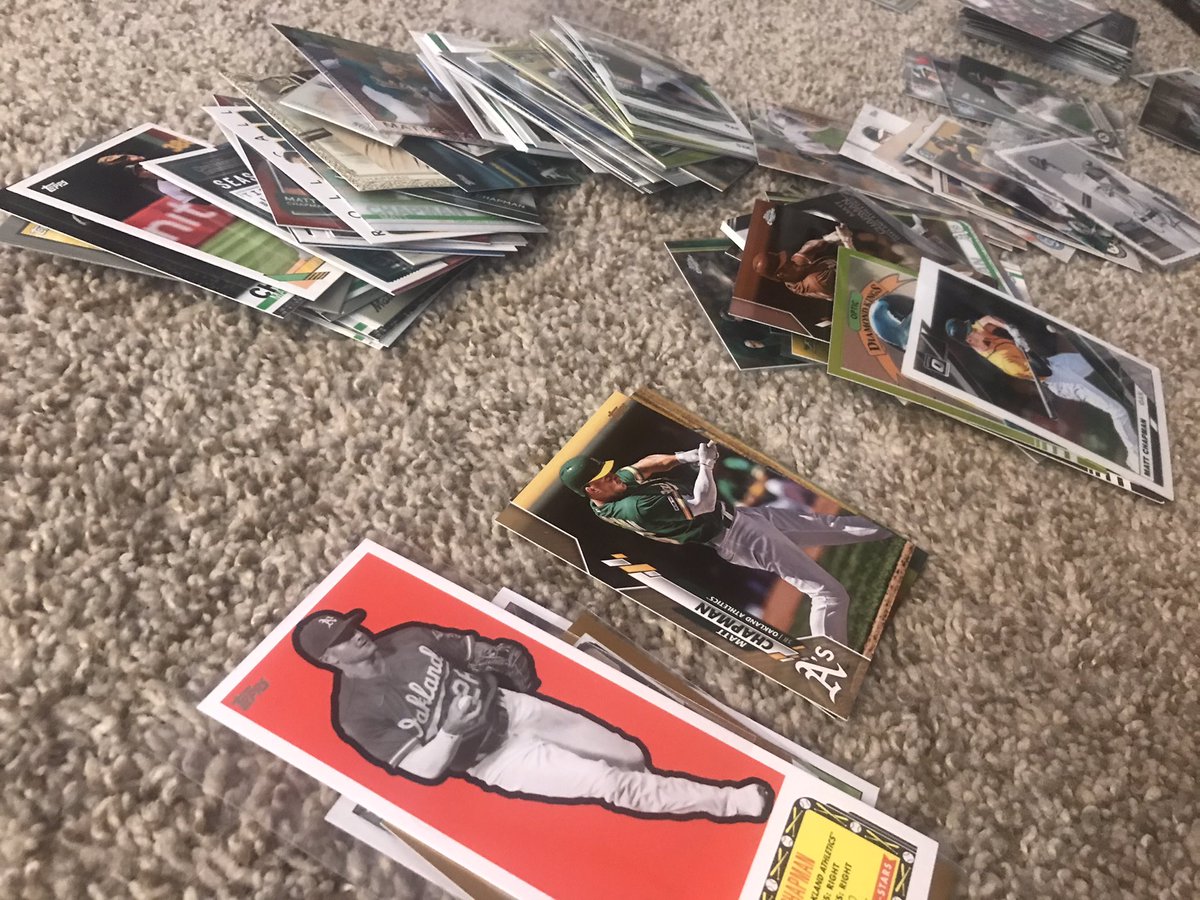 cardboardicons's tweet photo. Monday Night Sorting!
The boy and I sorting and bindering our player collections while watching the Warriors and Bulls. #dadlife #sortlife #shareyourhobby https://t.co/ofHxLtKtd4