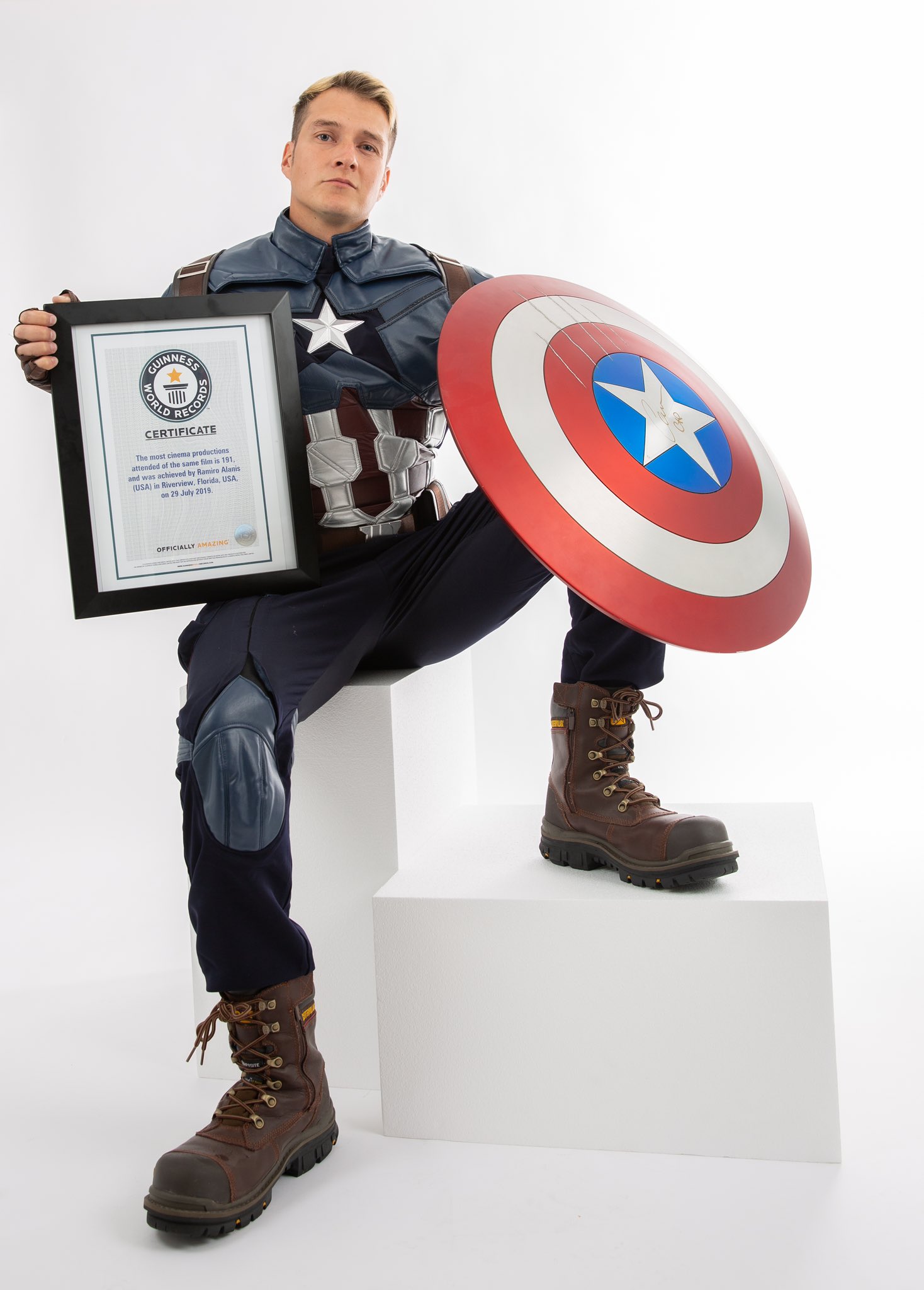 El Tigre Vengador on Twitter: "Yeah This is My name Ramiro Agustin Alanis, the one and Only Guinness World Record record Holder for the Most Cinema Productions attended - Same Film. 191