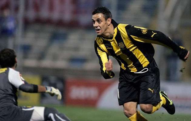 HuevoVikingo's tweet photo. Vos sos Peñarol. Gracias Lolo! https://t.co/dGO1odz02i