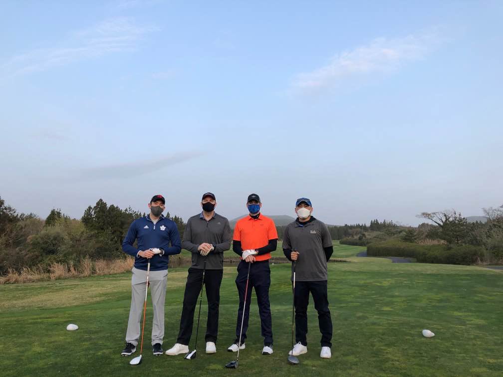 int_educator's tweet image. An excellent round of golf in Jeju with @mrdavehan @RobElliottPE @hillcaleb17 Happy Spring Break!