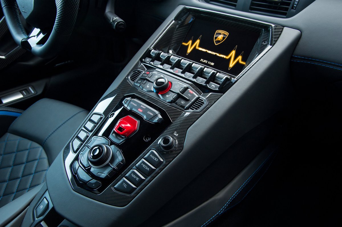 LamboClubGlobal's tweet photo. The Aventador S is a luxurious super sports car with cutting-edge technology. The interior finishes feature materials of the highest quality and present an infinite variety of possibilities. 
#Lamborghini #AventadorS #DareYourEgo #LamborghiniClub #SuperCars https://t.co/vzRqTfHXAv