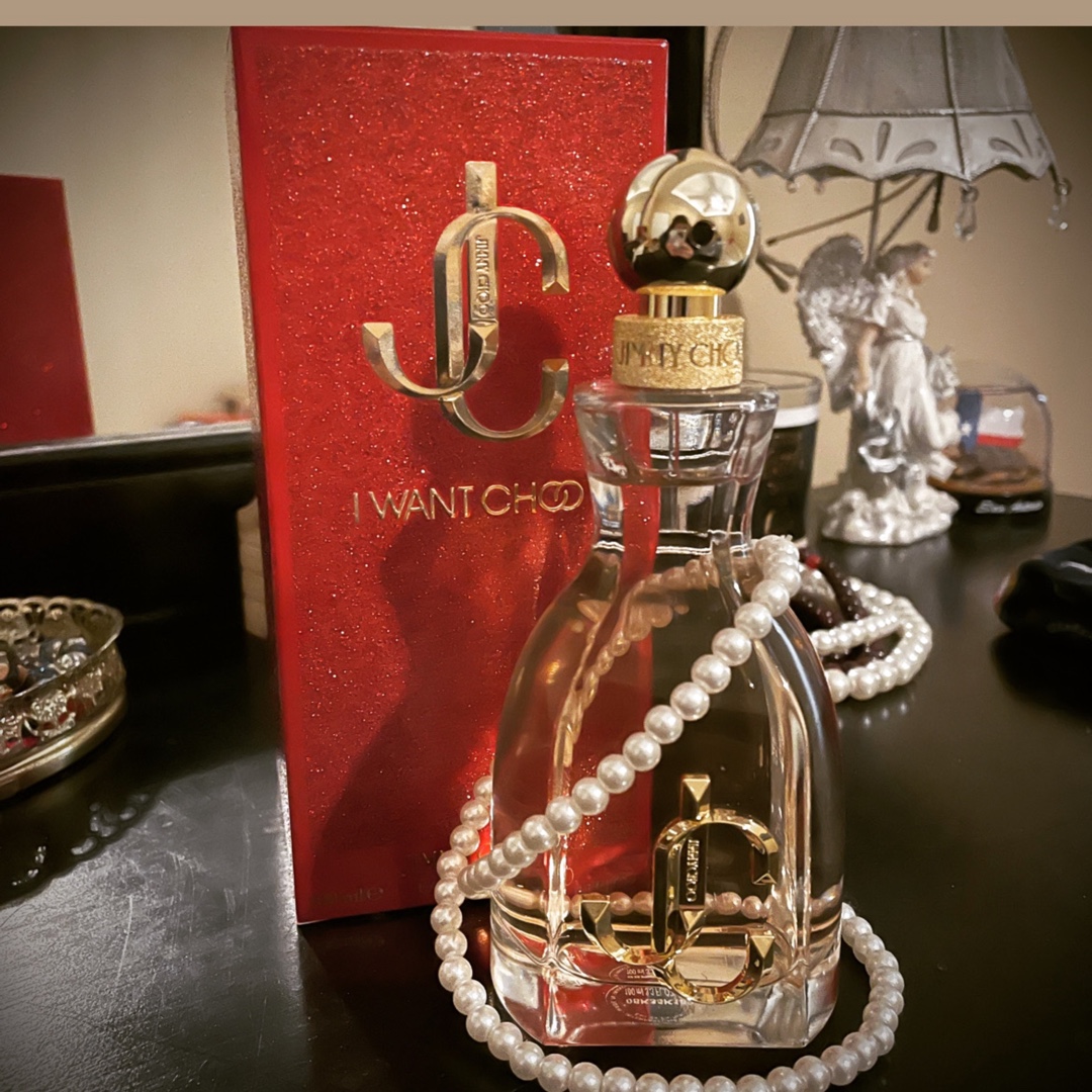 Rgonzo14's tweet photo. #IWantChoo #contest #complimentary @jimmychoo @Influenster https://t.co/hMvRnWu32s