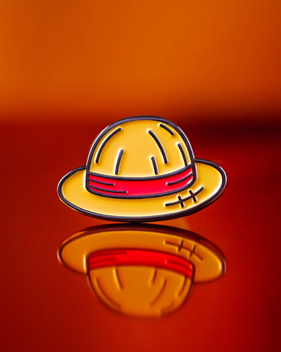 TheSundayCo_'s tweet photo. Inspired by the one of the greats 👒☠️👑
He's the future Pirate King &amp; we love watching him on his adventure ⛵

Who's your favourite member of the Straw Hat Pirates?
.
.
.
#thesundayco #enamelpins #onepiece #onepiecepins #luffy #strawhat #strawhatpirates #mugiwara #luffypin https://t.co/JvU7BrXvZU